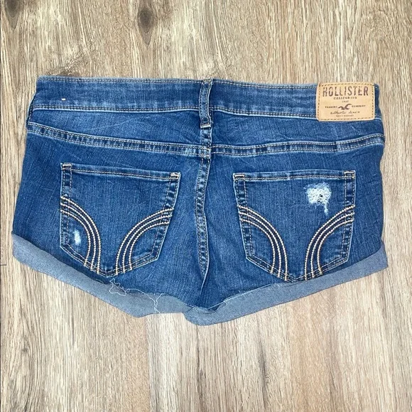 2000S HOLLISTER SHORTS - Picture 1 of 3